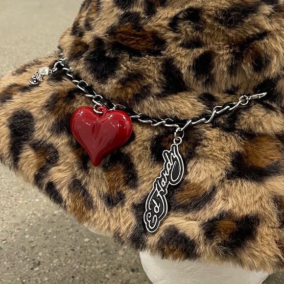 NWT Ed Hardy Love Kills Cheetah Print Faux Fur Bucket Hat w/ Charms - Picture 2 of 10